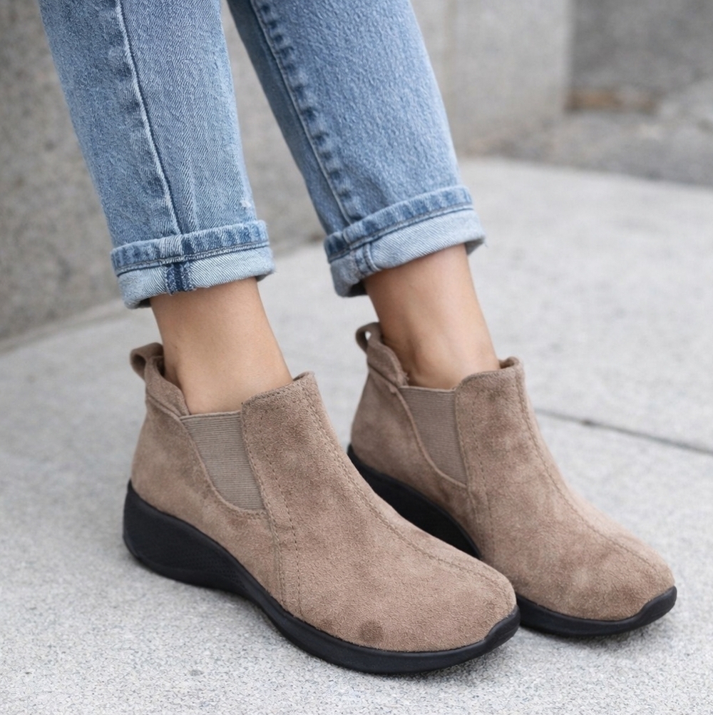 Earth Origins Dayana Casual Booties Women’s. Size 8M Faux Suede Round Toe NWOB